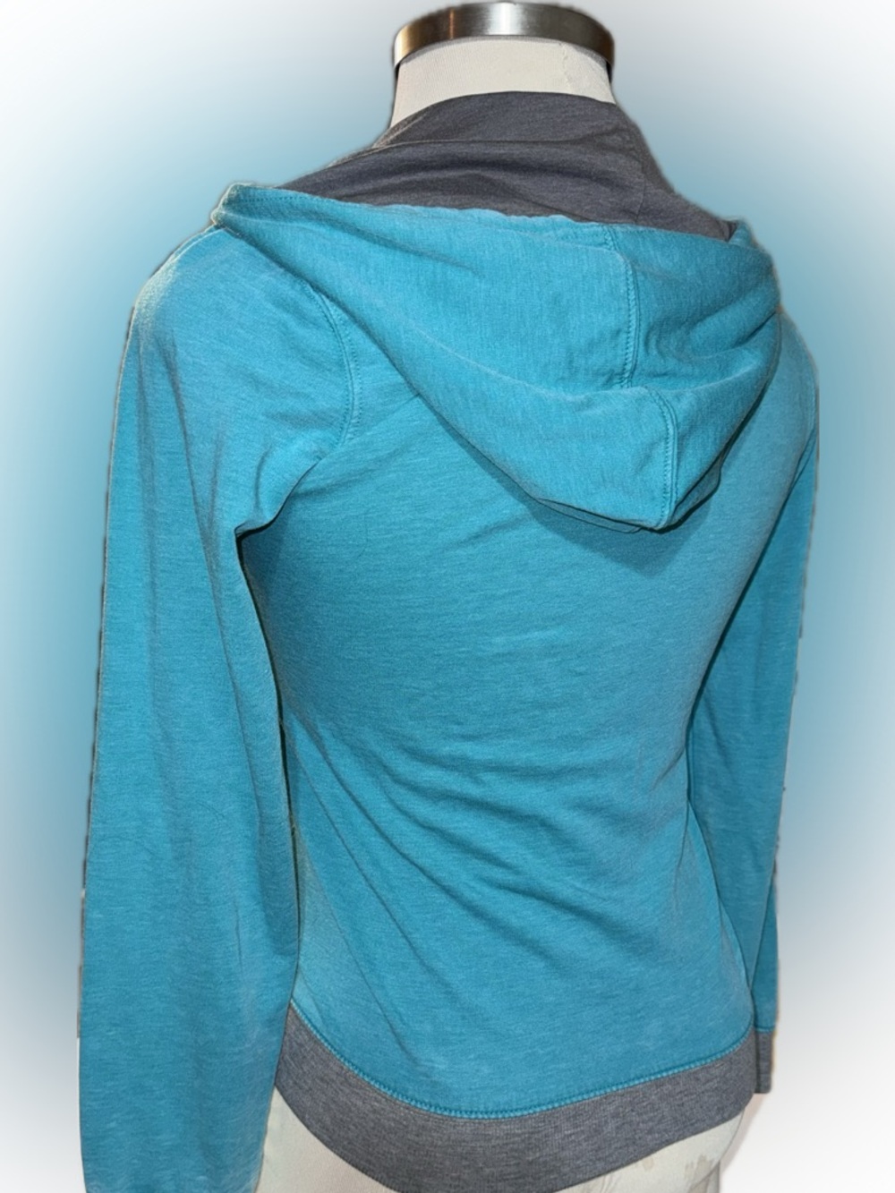 Y2K Oakley Women’s Turquoise Zip-Up Hoodie with Graphic Script - Picture 3 of 8